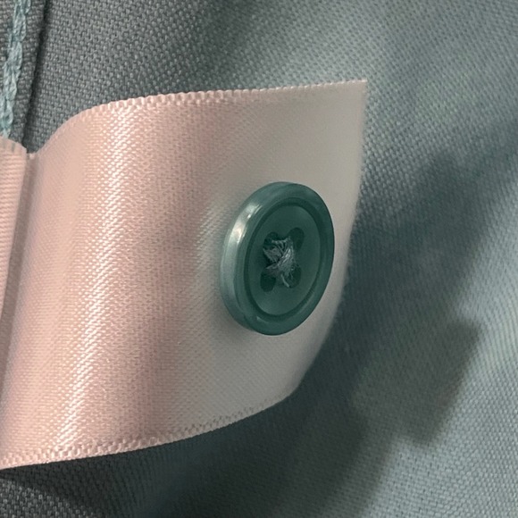 2 Coldwater Creek No Iron Long Sleeve Button Down Shirts Agua Cream Size Medium - Picture 11 of 13